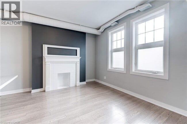 Photo du bâtiment - 657 Barton St E