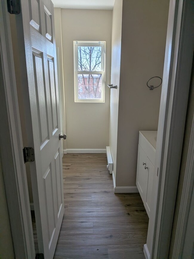 Building Photo - Spring Street Gardens