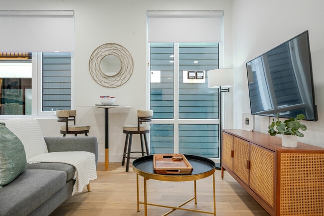 Building Photo - 38 Hichborn St