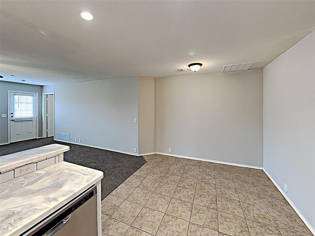 Building Photo - 8901 King Ranch Dr