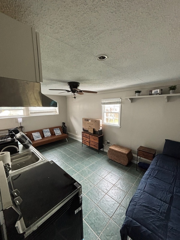 Building Photo - 1105 W Rock Spring Rd