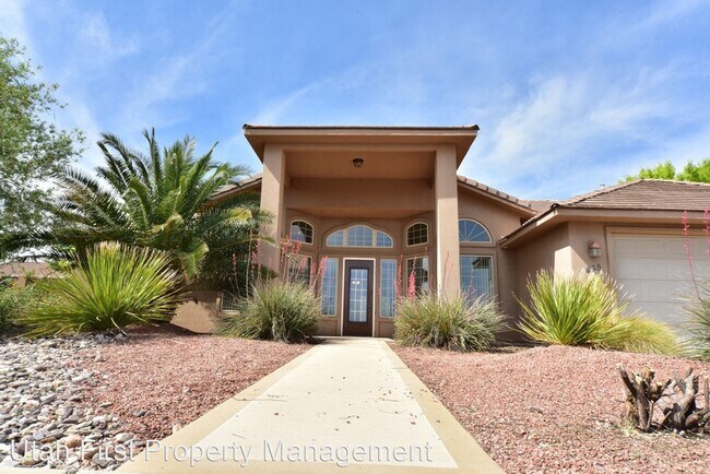 Foto del edificio - 4 br, 2 bath House - 455 E 200 S