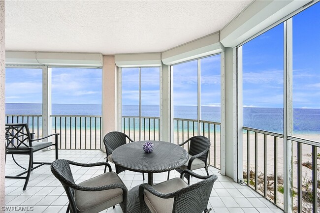 Foto del edificio - 261 Barefoot Beach Blvd