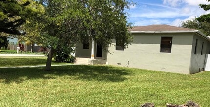 Building Photo - 2801 SW 81st Ave