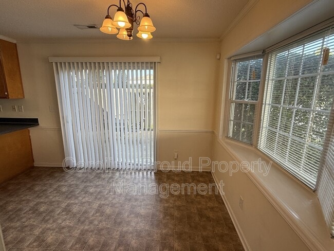 Building Photo - 4033 Cobblestone Dr