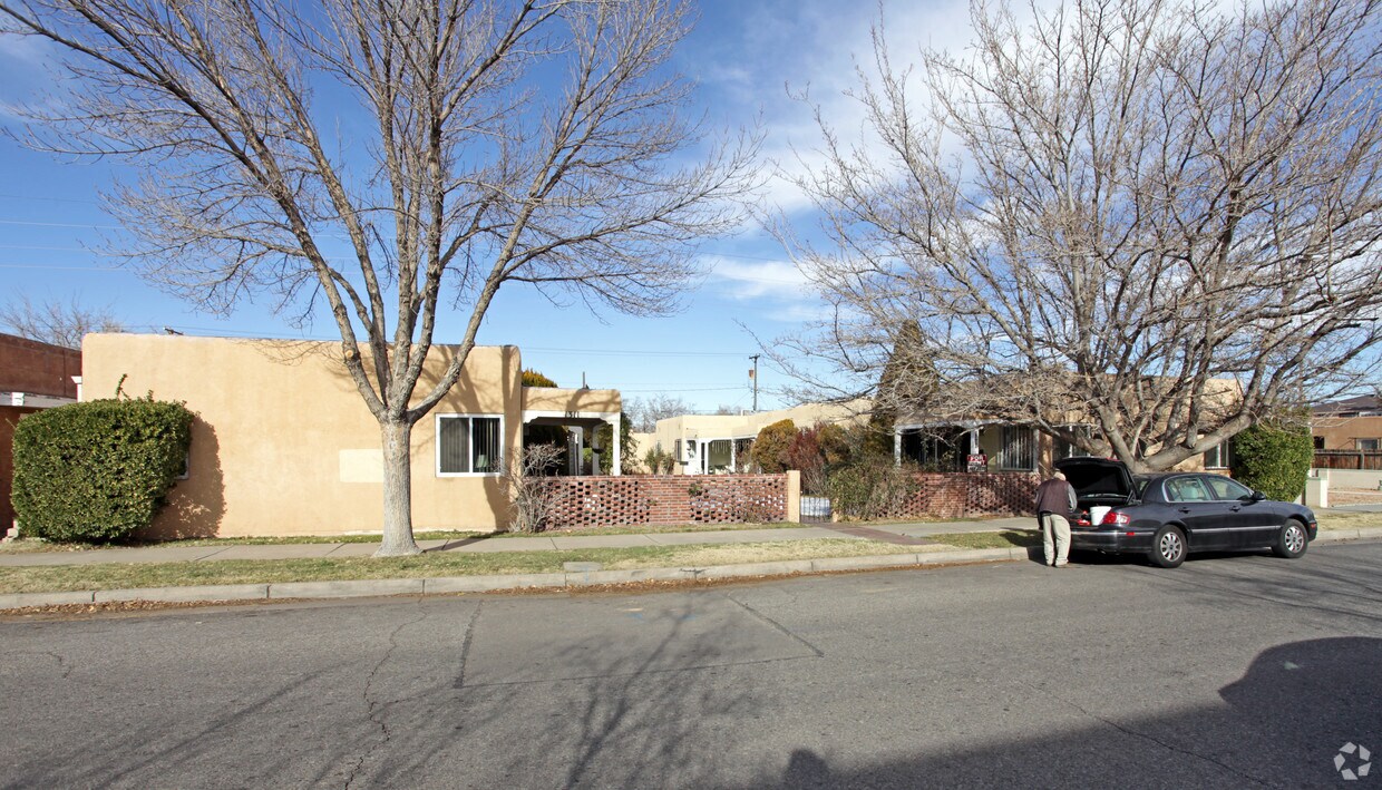 Foto principal - 1307-1311 Silver Ave SW