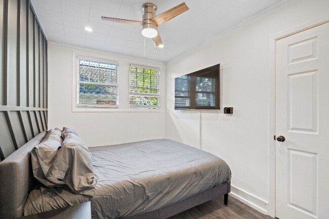 Foto del edificio - 2009 W Dekle Ave