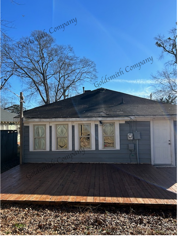 Foto del edificio - North Main/Earle Street Area Bungalow