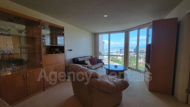 Photo - 801 S King St Apartment