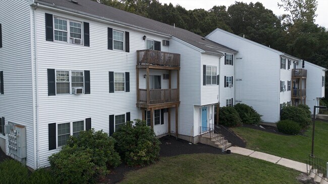 Building Photo - 36 B Gibbs St