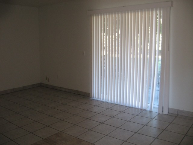 Building Photo - 5885 Dahlia Dr