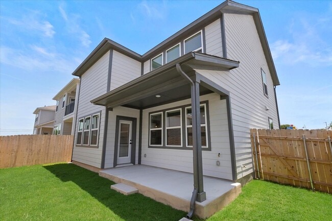 Building Photo - 15600 Nola Ct
