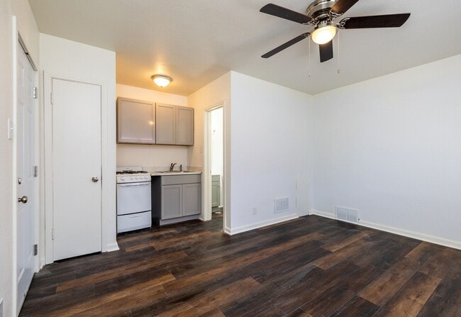 Interior Photo - Coronado 2
