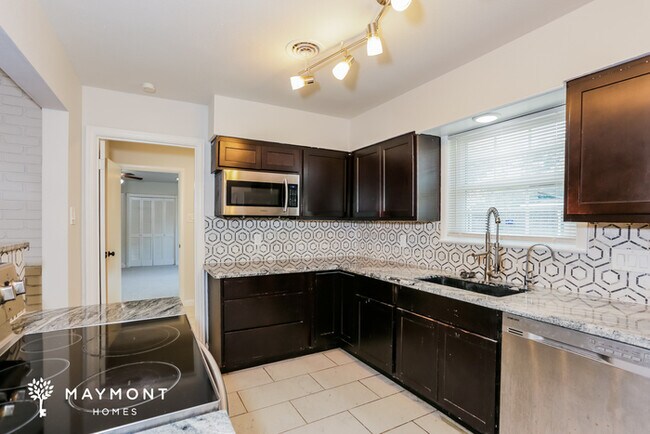 Foto del edificio - 2316 Lynnhaven Rd