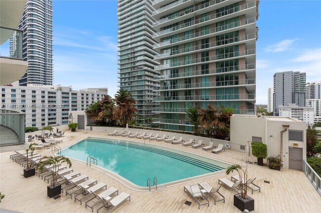 Building Photo - 1100 S Miami Ave