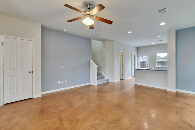 Building Photo - 4619 Inicio Ln