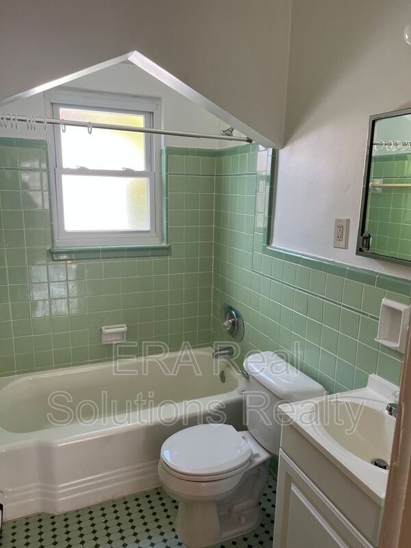 4410 W 8th St Unit 3, Cincinnati, OH 45238 Condo for Rent in