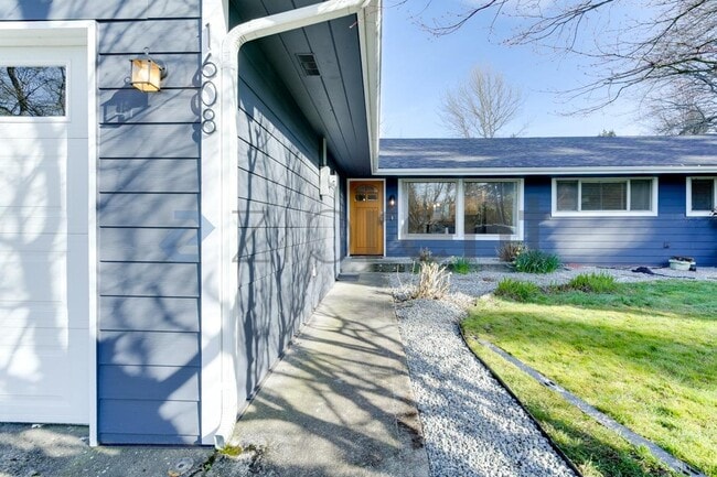 Building Photo - 1608 NW 197th St