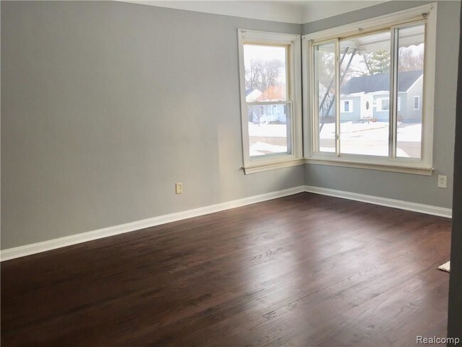 Foto del edificio - 24810 Dartmouth St