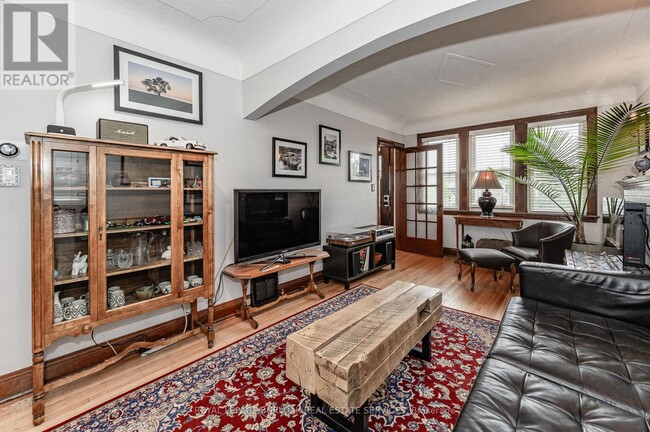 Building Photo - 131 Adeline Ave