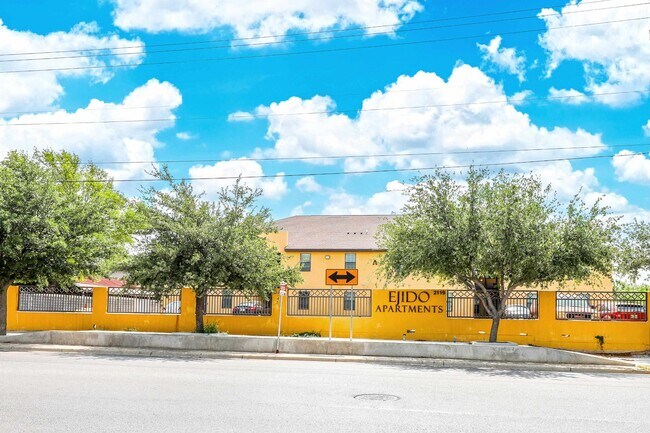 Foto del edificio - 2119 S Ejido Ave