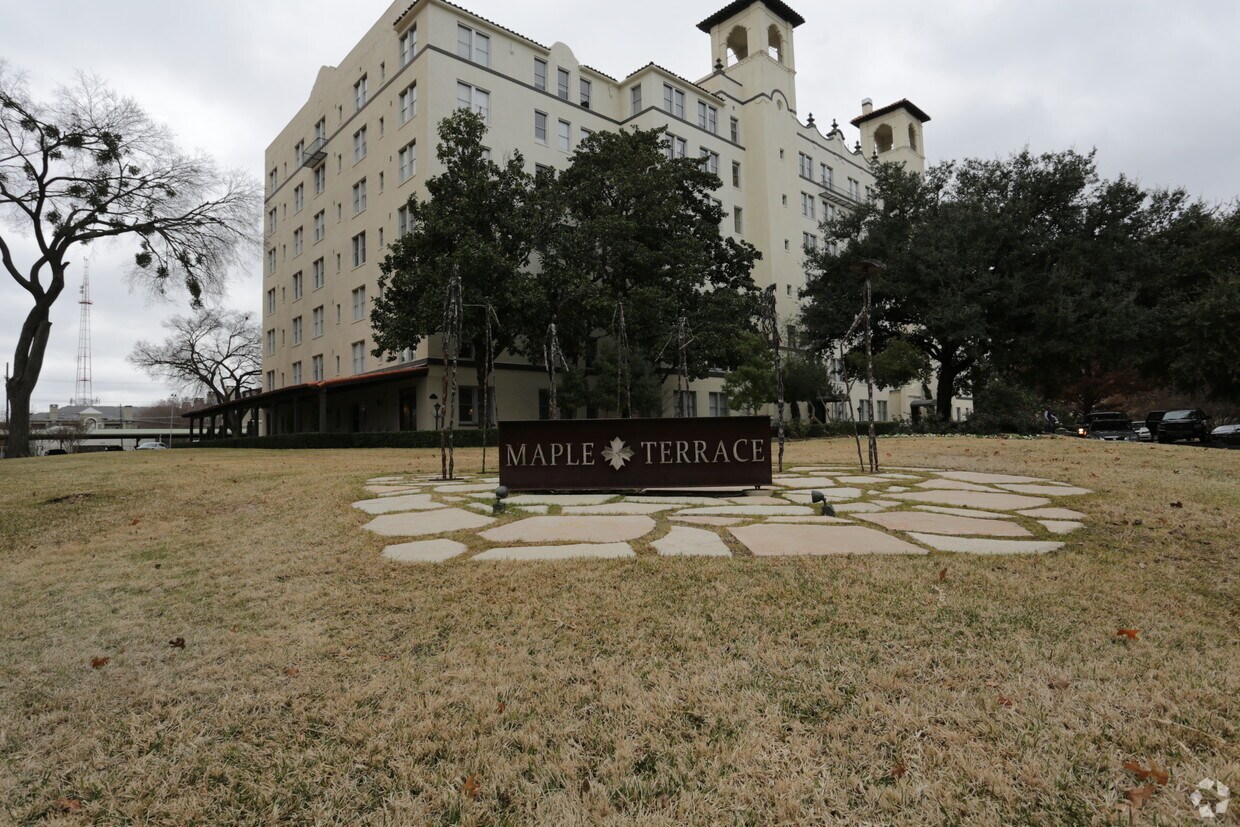 Maple Terrace Apartments Dallas Tx Apartments Com