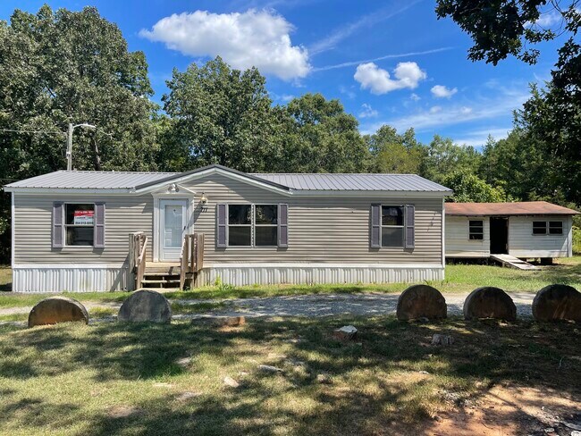 Building Photo - 711 Mt Lebanon Rd