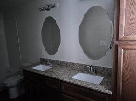 Building Photo - 108 1/2 Surrey Ln 700A