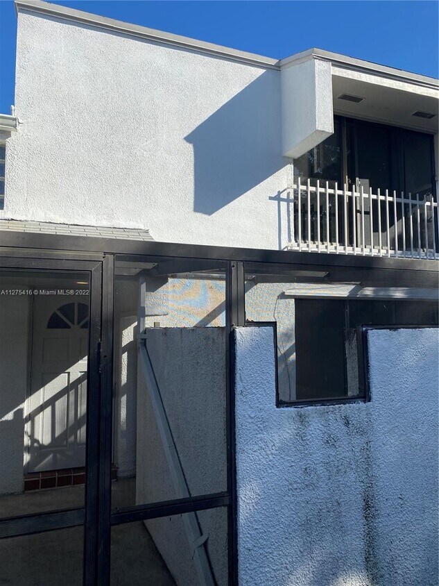 15825 SW 90th Ct, Palmetto Bay, FL 33157 Townhome Rentals in Palmetto