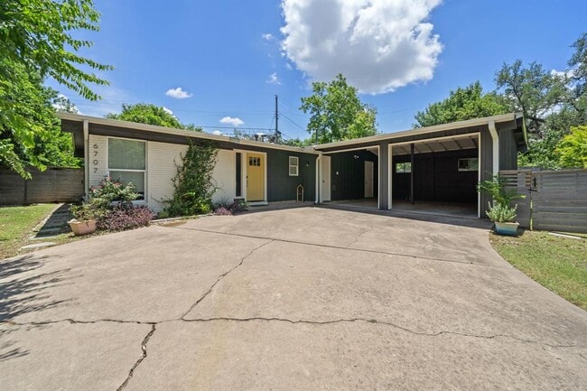 Building Photo - 6707 Columbia Dr