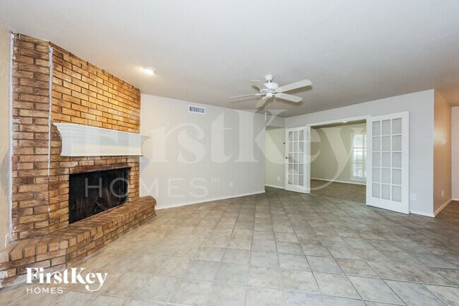 Foto del edificio - 5321 Saddleback Rd