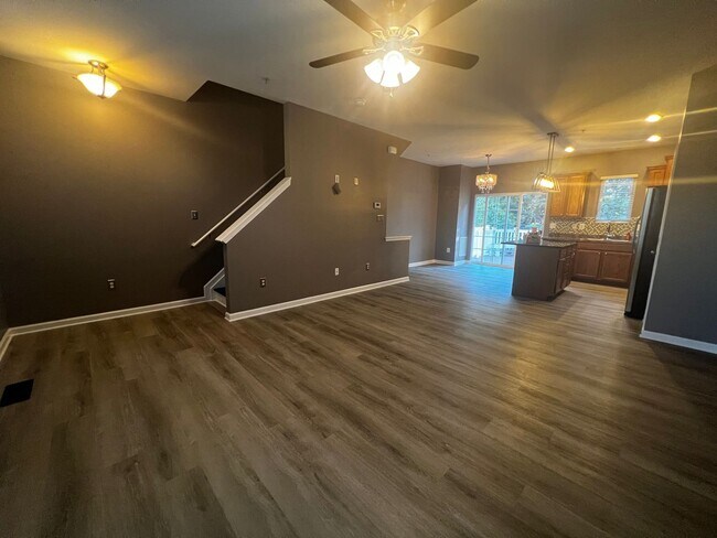 Foto del edificio - Quaint 2 BR/2.5 BA Townhome in Tanyard Springs Community of Glen Burnie!
