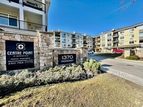 Building Photo - 1350-1350 Ridgeway Dr