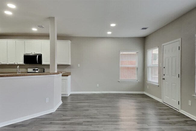 Foto del edificio - 16415 Lapis River Dr