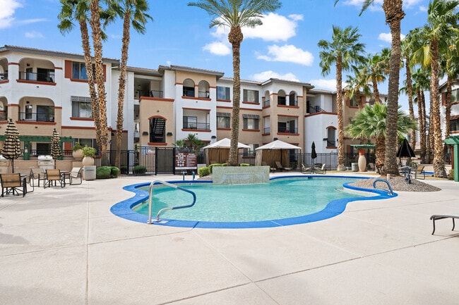 Pool Area - Wyngate Apartments