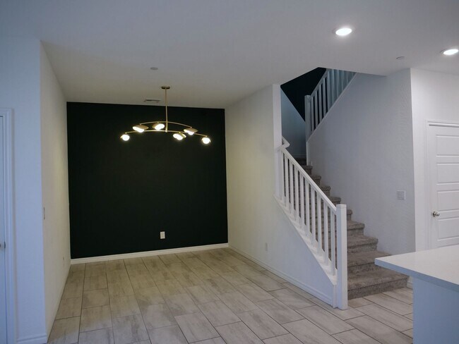 Building Photo - Modern 3BR Gated Townhome w/ 2-Car Garage