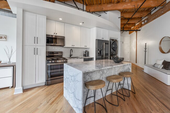 Foto del edificio - 2300 W Wabansia Ave