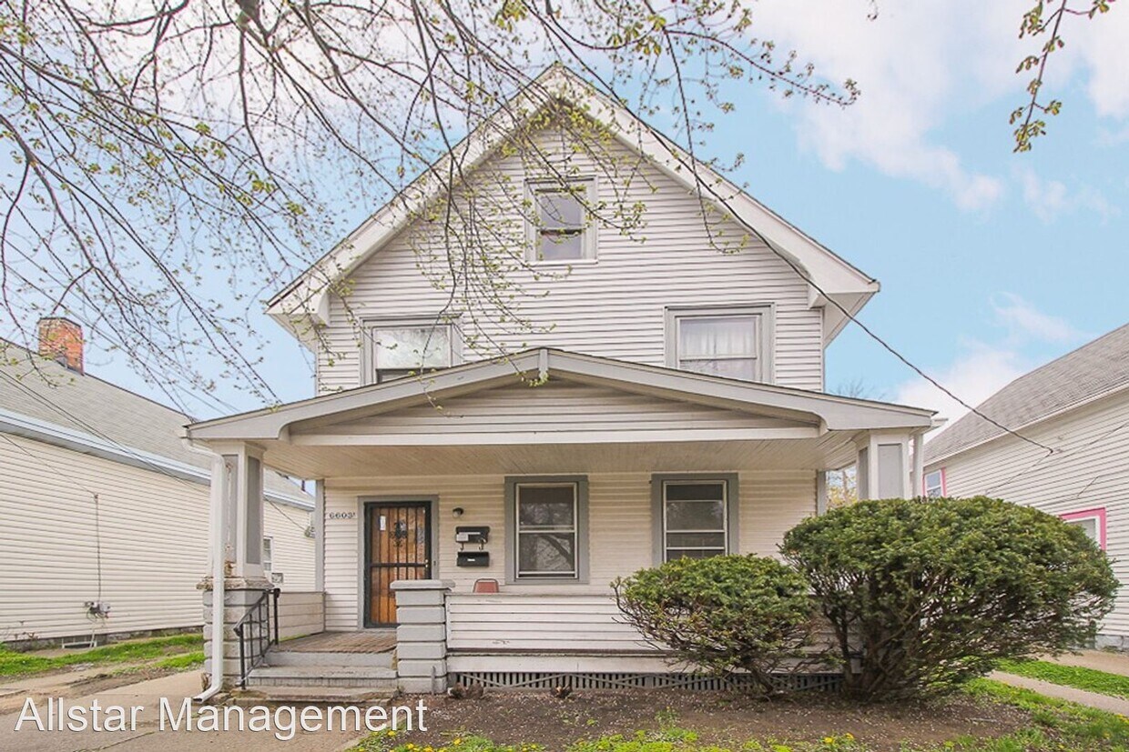 Foto principal - 2 br, 1 bath House - 6603 Schaefer Avenue, Up