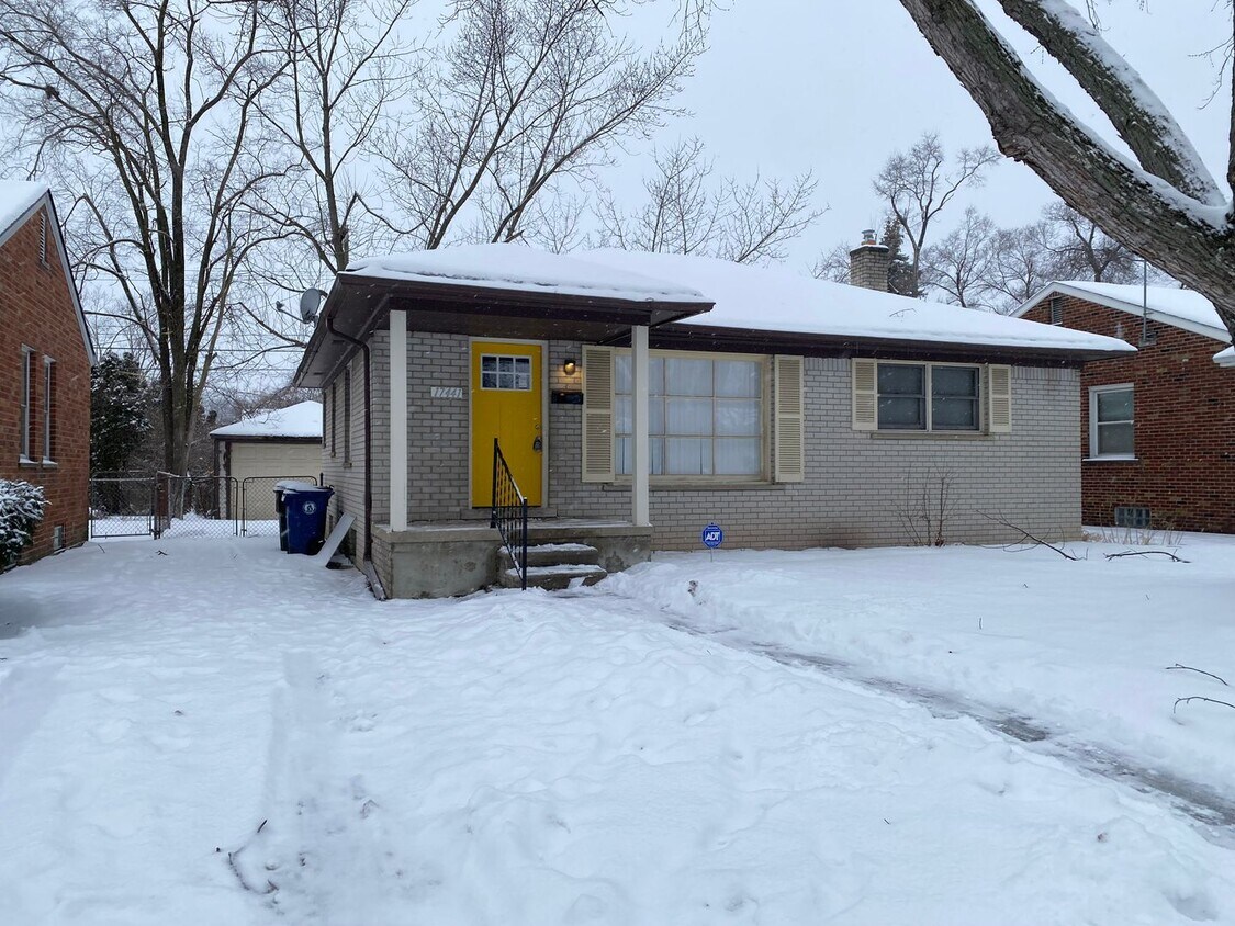 17441 Olympia, Redford MI. 48239 House Rental in Redford, MI