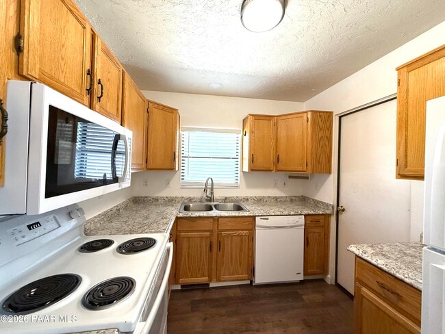 Building Photo - 1808 Reading Ln