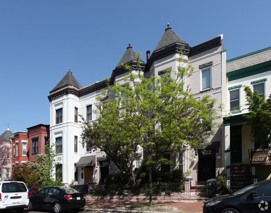 Building Photo - 620-622 F St NE