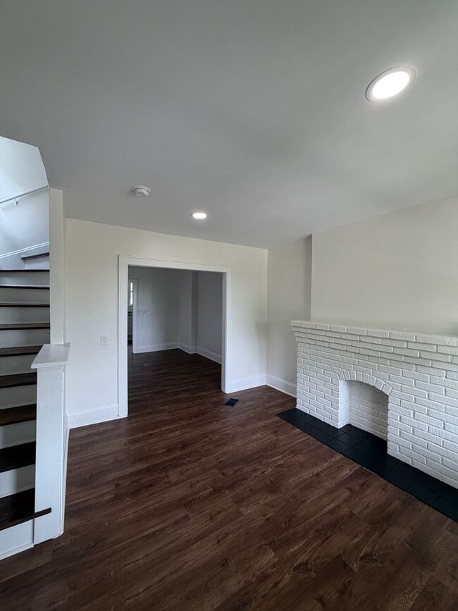 Building Photo - 726 Frebis Ave