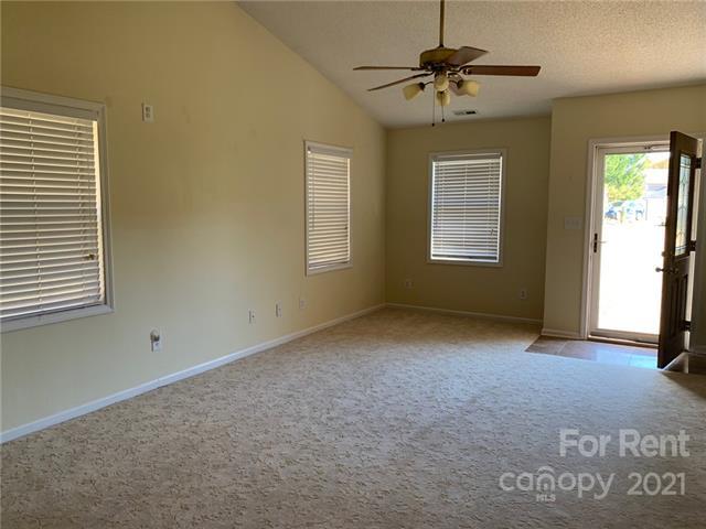Building Photo - 137 Pine Meadow Ln