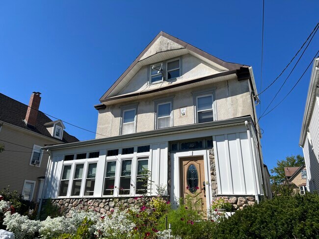 Building Photo - 115 Urban St