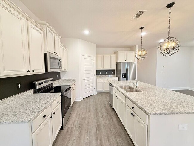 Foto del edificio - 7926 Burnside Lp