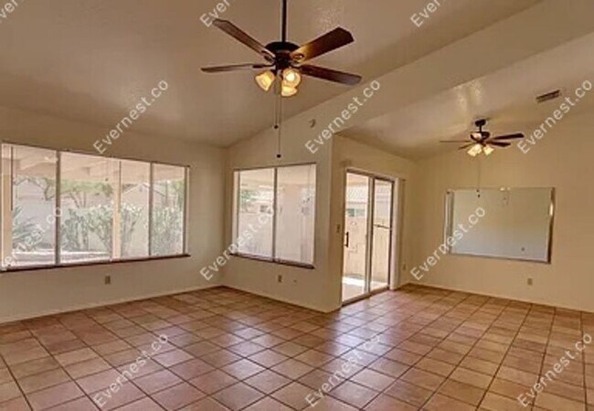 Foto del edificio - 9820 N Sun Vista Pl