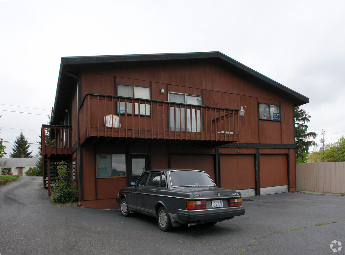 Building Photo - 921-923 97th St
