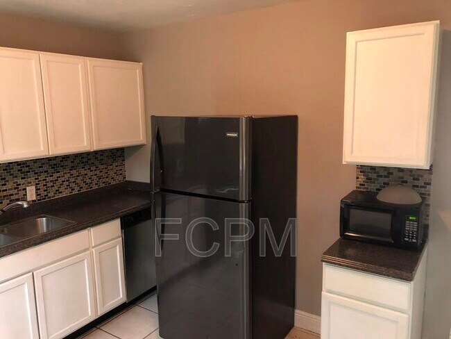Building Photo - 6710 Helston Ct