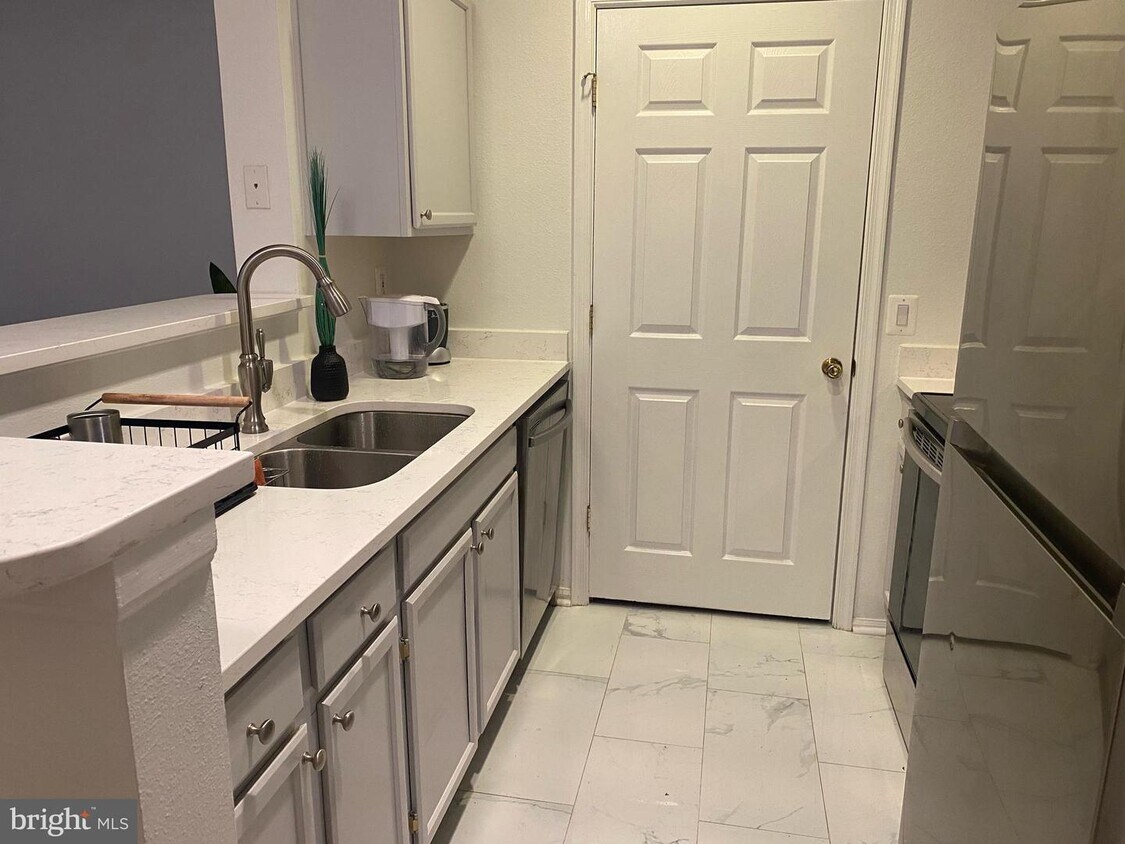 1571 Spring Gate Dr. Unit 6101, McLean, VA 22102 Apartment for Rent