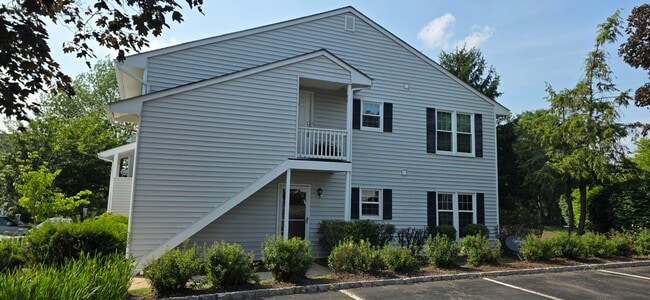 Building Photo - 349 Burdock Ct